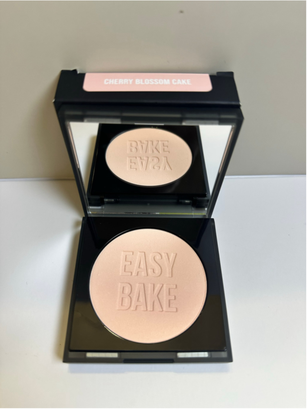 HUDA BEAUTY Easy Bake and Snatch Pressed Setting Powder ~ Cherry Blossom | NEW